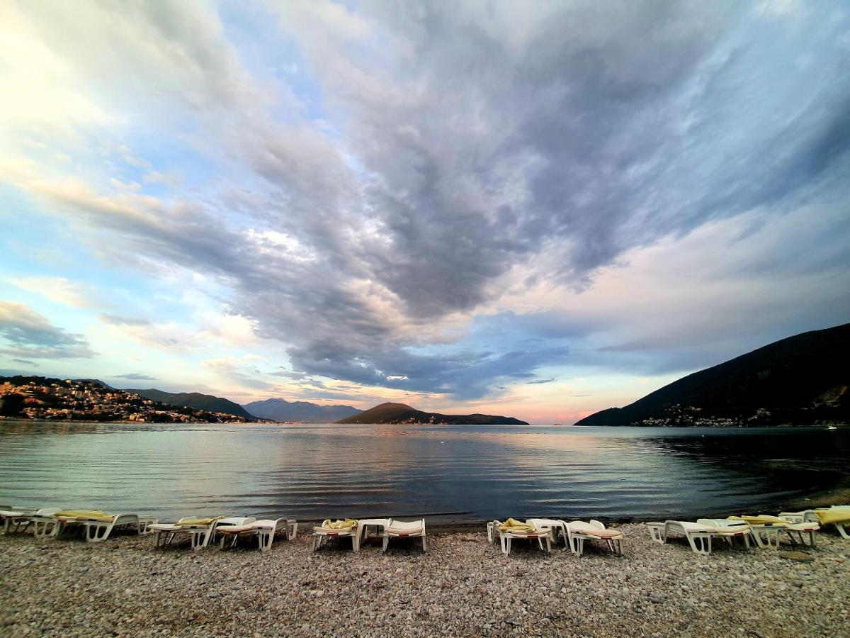 Apartmani Porat Igalo Bagian luar foto